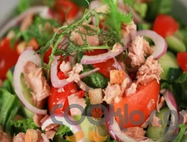 Η συνταγή της Ημέρας: Τονοσαλάτα με μαρούλι και κρουτόν